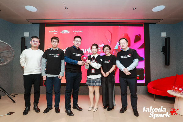 在2022年武田中國創(chuàng)新挑戰(zhàn)賽“黑客松”閉門路演上，靈犀醫(yī)療憑借“醫(yī)曉典”項(xiàng)目順利晉級(jí)