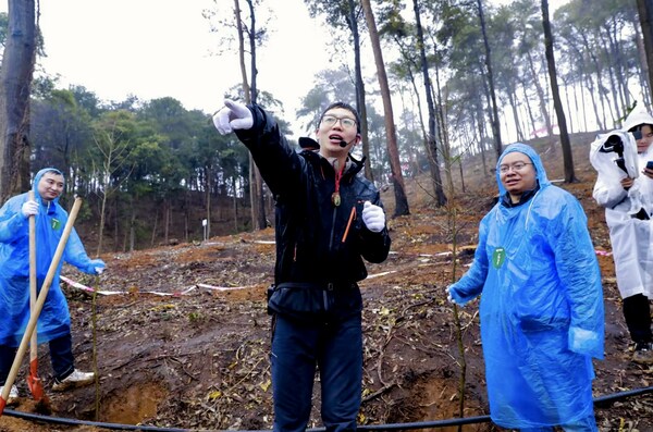 （自然教育導(dǎo)師科普植樹(shù)注意事項(xiàng)）