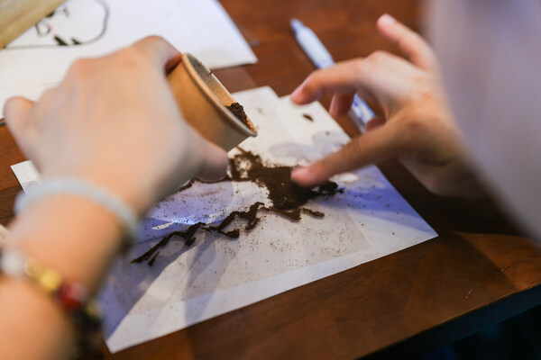 圖3 咖啡渣沙畫(huà)WanVita 圖3 咖啡渣沙畫(huà)WanVita