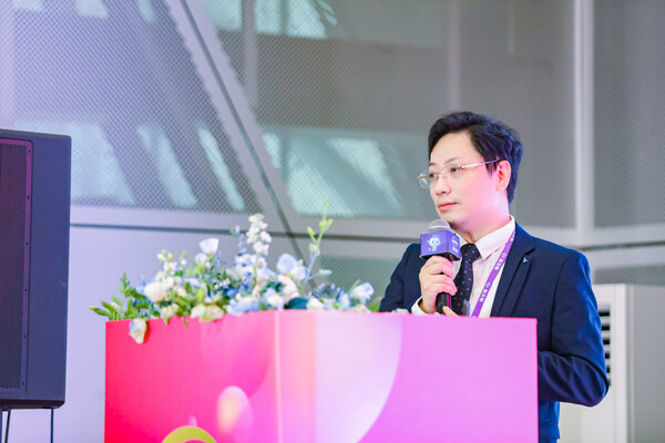 T&Uuml;V萊茵大中華區(qū)管理體系服務副總經(jīng)理吳克儉發(fā)表演講