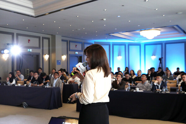 華為終端云服務(wù)海外一部部長(zhǎng)分享《攜手前行，擁抱歐洲游戲增長(zhǎng)新機(jī)遇》