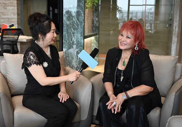 龍族才女環(huán)球聯(lián)合賽創(chuàng)始人、總策劃榮海蘭爵士