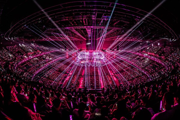 回顧澳門(mén)站的六場(chǎng)演出，是《I AM GLORIA》世巡首次于室內(nèi)場(chǎng)館演出，共吸引了超過(guò)6萬(wàn)名觀眾，每一場(chǎng)都座無(wú)虛席。