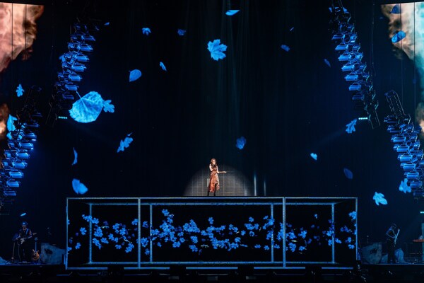 G.E.M.鄧紫棋的每一首歌都與歌迷傳遞著深刻的情感連結(jié)，溫暖每一位歌迷的心。