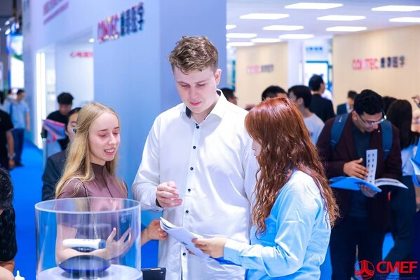 第90屆CMEF醫(yī)博會(huì)在深啟幕，數(shù)萬(wàn)款