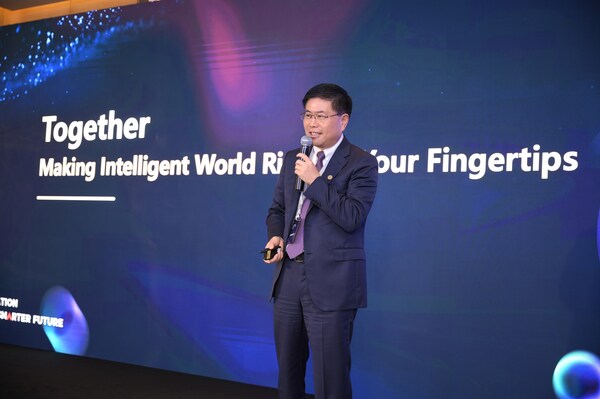 新華三集團聯(lián)席總裁、國際BG總裁黃智輝