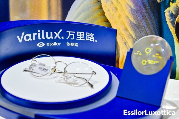 集團(tuán)創(chuàng)新性地將基于AI的獨(dú)家數(shù)字鏡像技術(shù)應(yīng)用于漸進(jìn)鏡片設(shè)計(jì)