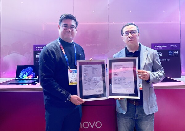 T&Uuml;V萊茵在CES為聯(lián)想筆記本電腦頒發(fā)眼部舒適度（5星）認(rèn)證證書