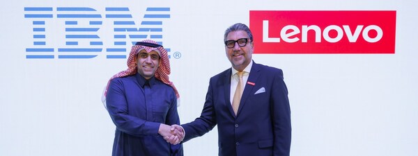 IBM 沙特阿拉伯地區(qū)副總裁 Ayman AlRashed（左）和聯(lián)想集團副總裁、基礎(chǔ)設(shè)施方案業(yè)務(wù)集團EMEA總裁 Giovanni Di Filippo（右）出席在沙特阿拉伯首都利雅得舉行的 LEAP 2025 會議。（圖片來源：IBM）