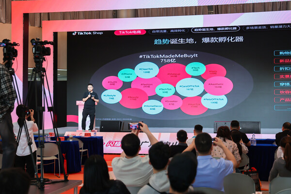 3月開春搶商機，第32屆古鎮(zhèn)燈博會將于3月18日盛大開幕