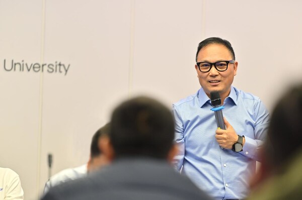 圖：毛源昌眼鏡董事長(zhǎng)金增敏《AI 眼鏡產(chǎn)業(yè)推進(jìn)專(zhuān)題研討會(huì)議》發(fā)言