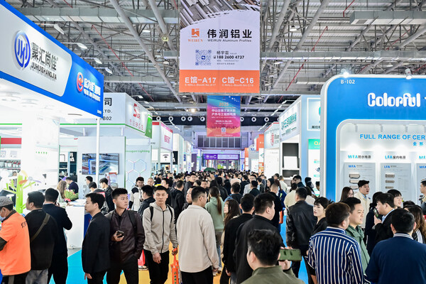 展會現(xiàn)場人流