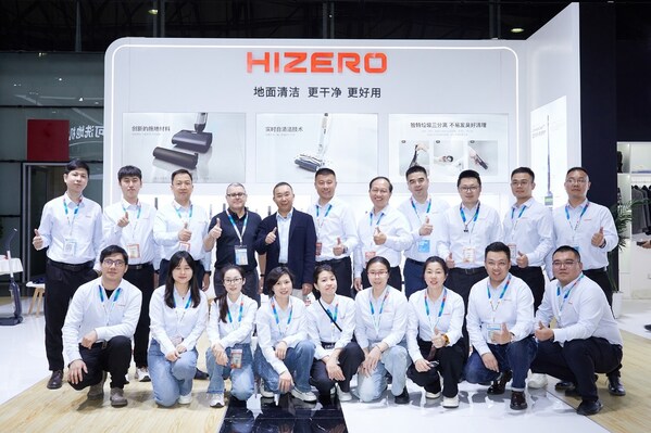 HIZERO參展員工合影