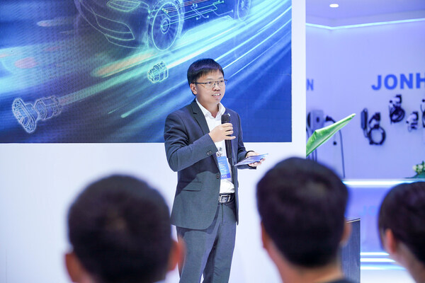 中航光電亮相2025上海車展，以全域創(chuàng)新驅(qū)動新能源汽車產(chǎn)業(yè)升級