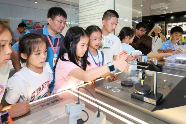 T&Uuml;V萊茵攜手韶音科技舉辦 “小萊體驗(yàn)營(yíng)&middot;韶音聲學(xué)探秘之旅”