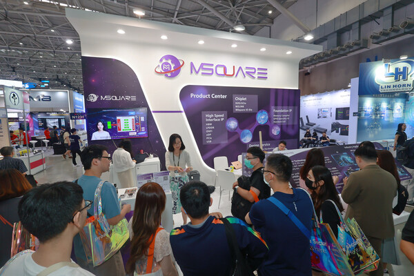 圖1：奎芯科技首登COMPUTEX，展位前人潮涌動(dòng)，吸引眾多專業(yè)目光