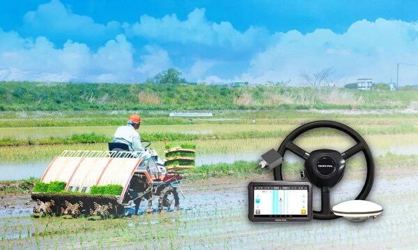 農(nóng)機(jī)水田作業(yè)的