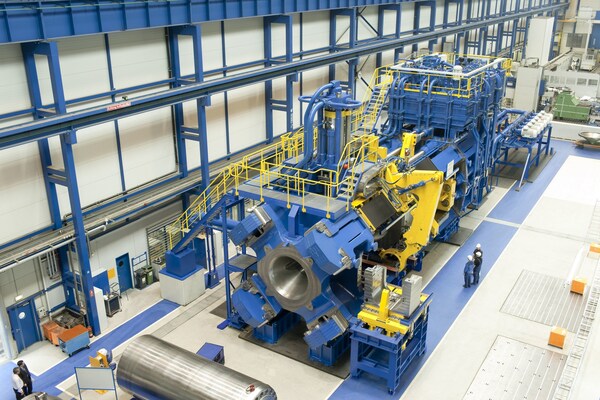 西馬克集團(tuán)鋁擠壓機(jī)