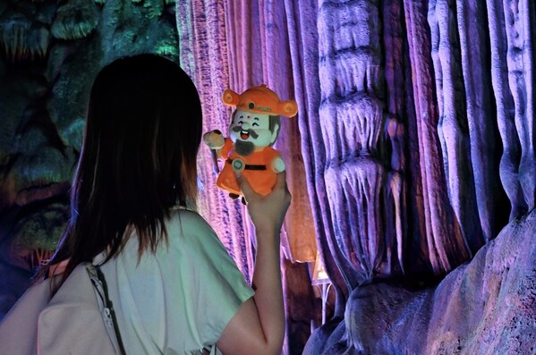 桂林銀子巖景區(qū)發(fā)布全球首款A(yù)I伴游財神