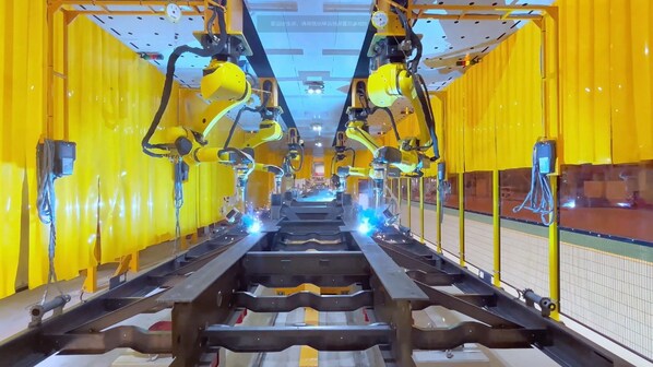 【圖為星鏈半掛車LTP集團(tuán)的駐馬店LTP中心A工廠】