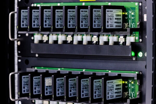 江波龍上?？偛柯涑桑∫愿叨舜鎯?chǔ)