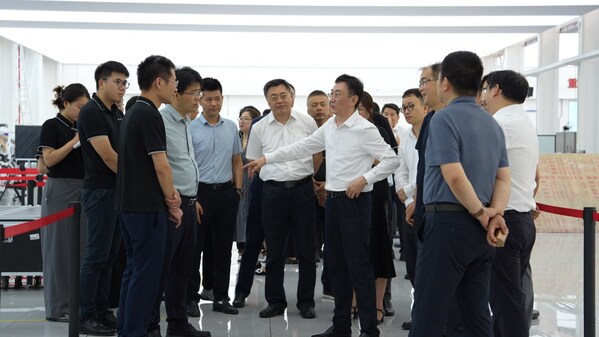 國(guó)家工信部裝備一司及人才交流中心領(lǐng)導(dǎo)調(diào)研奇瑞墨甲機(jī)器人：肯定車企引領(lǐng)的具身智能創(chuàng)新路徑