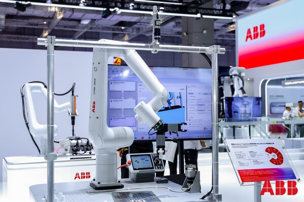 搭載OmniCore EyeMotion視覺系統(tǒng)的PoWa協(xié)作機器人物料搬運方案