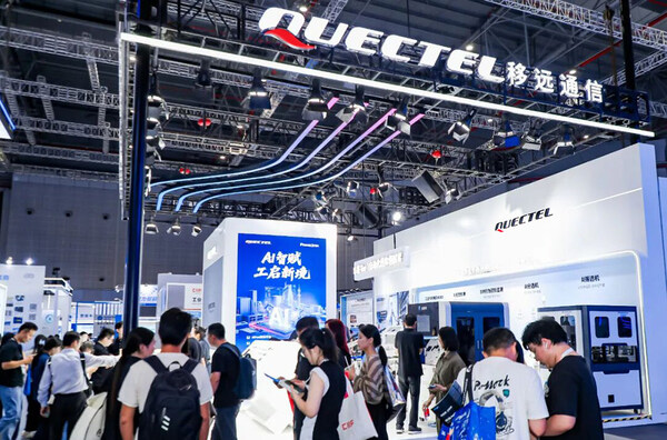 CIIF 2025 | 移遠寶維塔大秀AI智造實力，打開工業(yè)生產(chǎn)