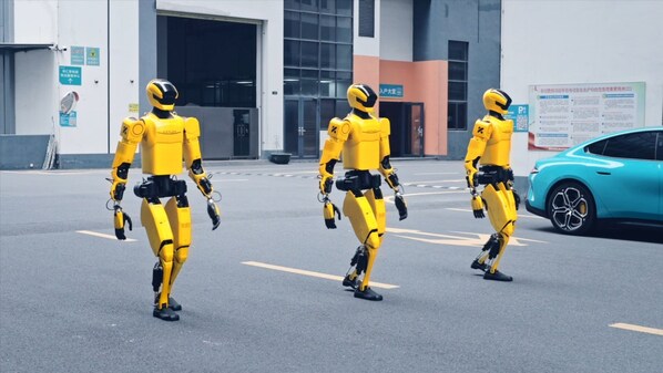 全球首款商業(yè)可售混動(dòng)架構(gòu)人形機(jī)器人量產(chǎn) 開(kāi)普勒開(kāi)啟產(chǎn)業(yè)化新篇章