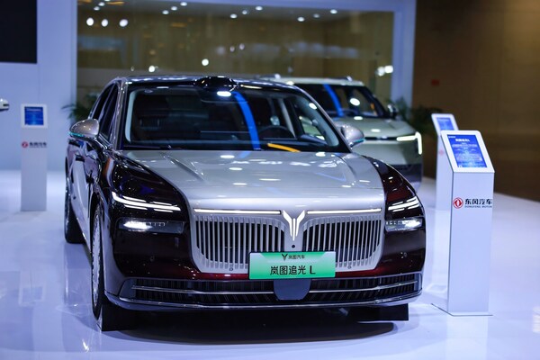 新時(shí)代旗艦轎車嵐圖追光L