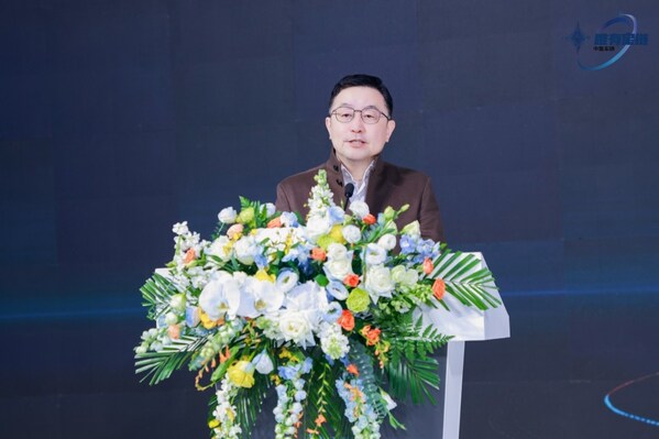 中集車輛董事長兼CEO李貴平在主展臺開場致辭