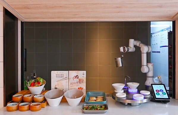 智能新伙伴：首旅如家煮面機(jī)器人上線，人氣面檔成打卡新寵