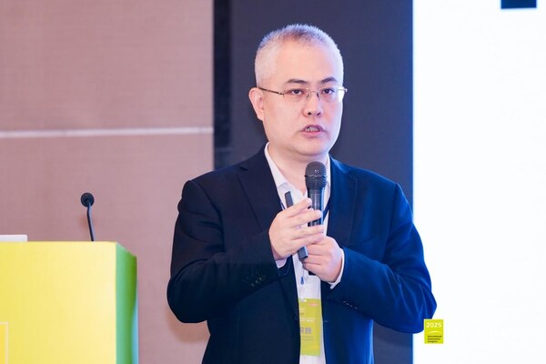 劉宗巍博士，清華大學（車輛與運載學院）汽車產(chǎn)業(yè)與技術(shù)戰(zhàn)略研究院院長助理、副研究員，中國汽車工程學會會士