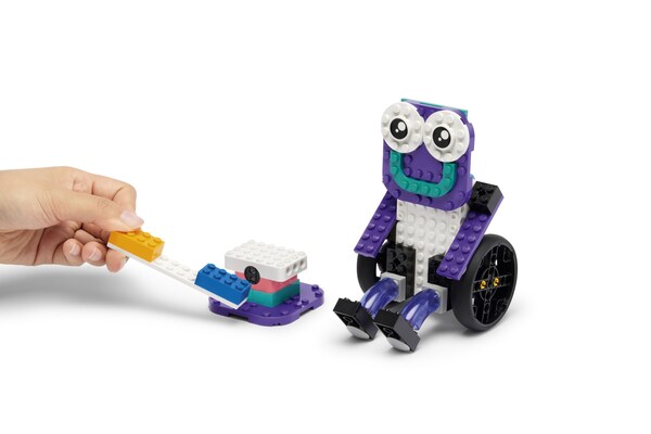 Each LEGO? Education Computer Science & AI kit includes a scope and sequence with 30 inquiry-based, curriculum-aligned lessons that can integrate seamlessly into existing programs or provide standalone computer science and AI curriculum coverage.