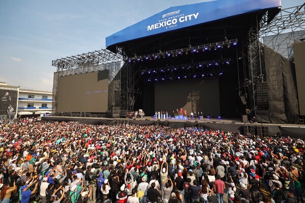 Foro Sol體育場數(shù)萬名車迷的熱情