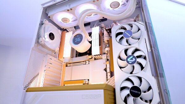 技嘉在CES 2026上發(fā)布X870E AERO X3D WOOD主板，以自然美學(xué)定義高性能主板新標(biāo)準(zhǔn)